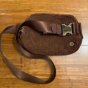 Lululemon Everywhere Belt Bag Brown Fleece